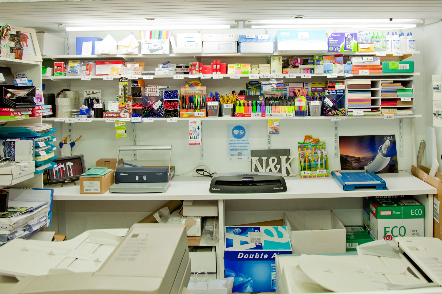Estudio fotográfico Nerekopiofrecemos servicios de copistería y papelería en Durango, Bizkaia