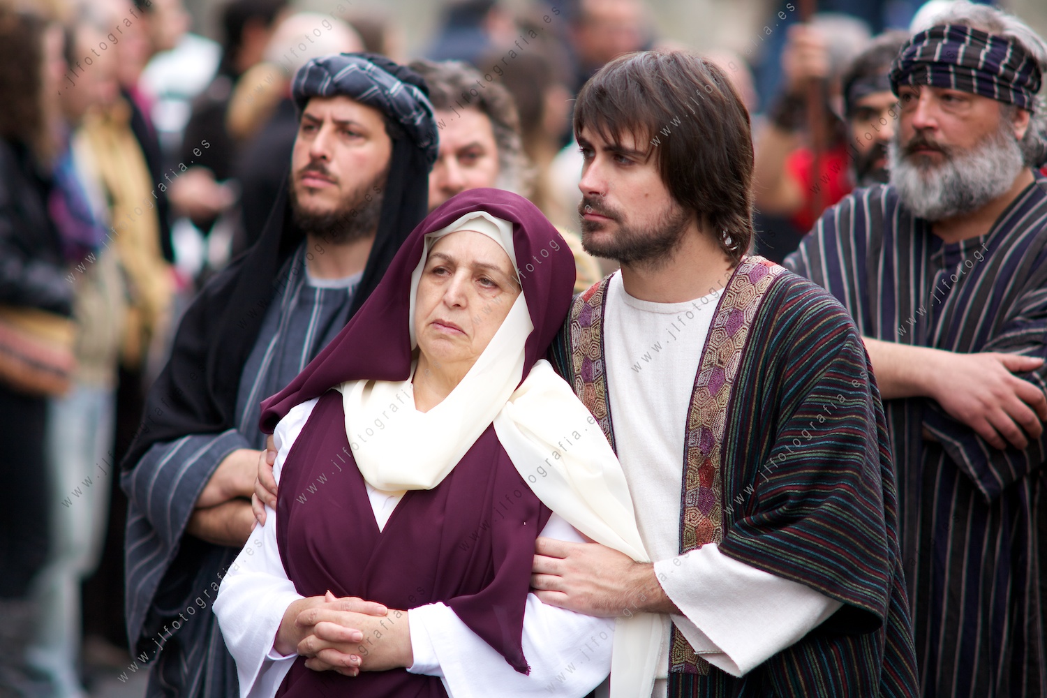 La Virgen y apostoles.