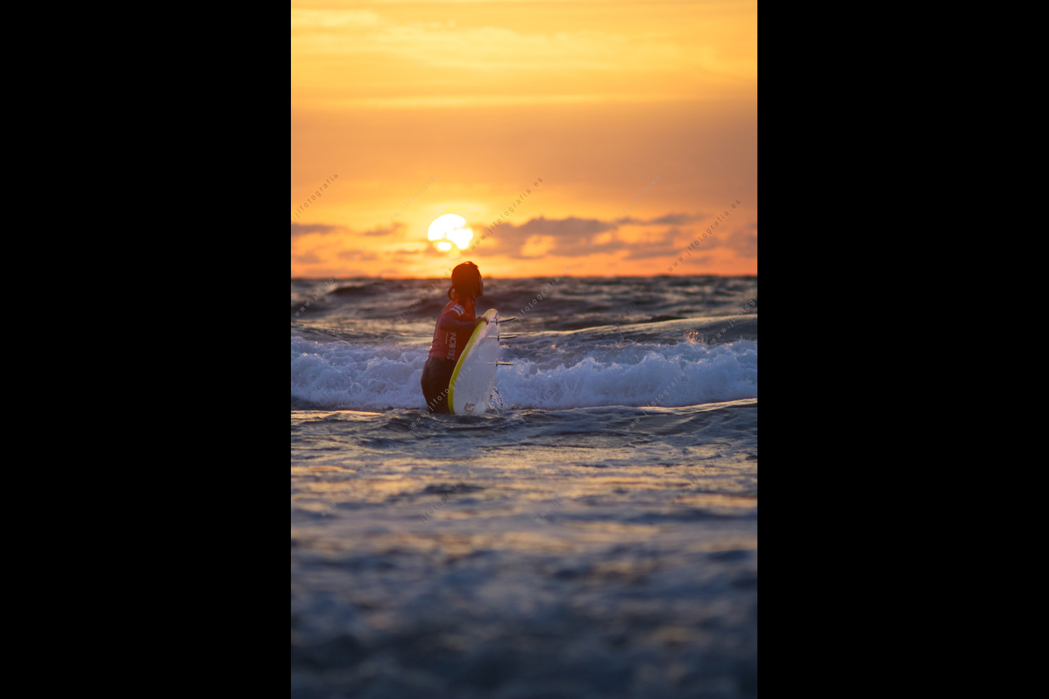 Practicando surf