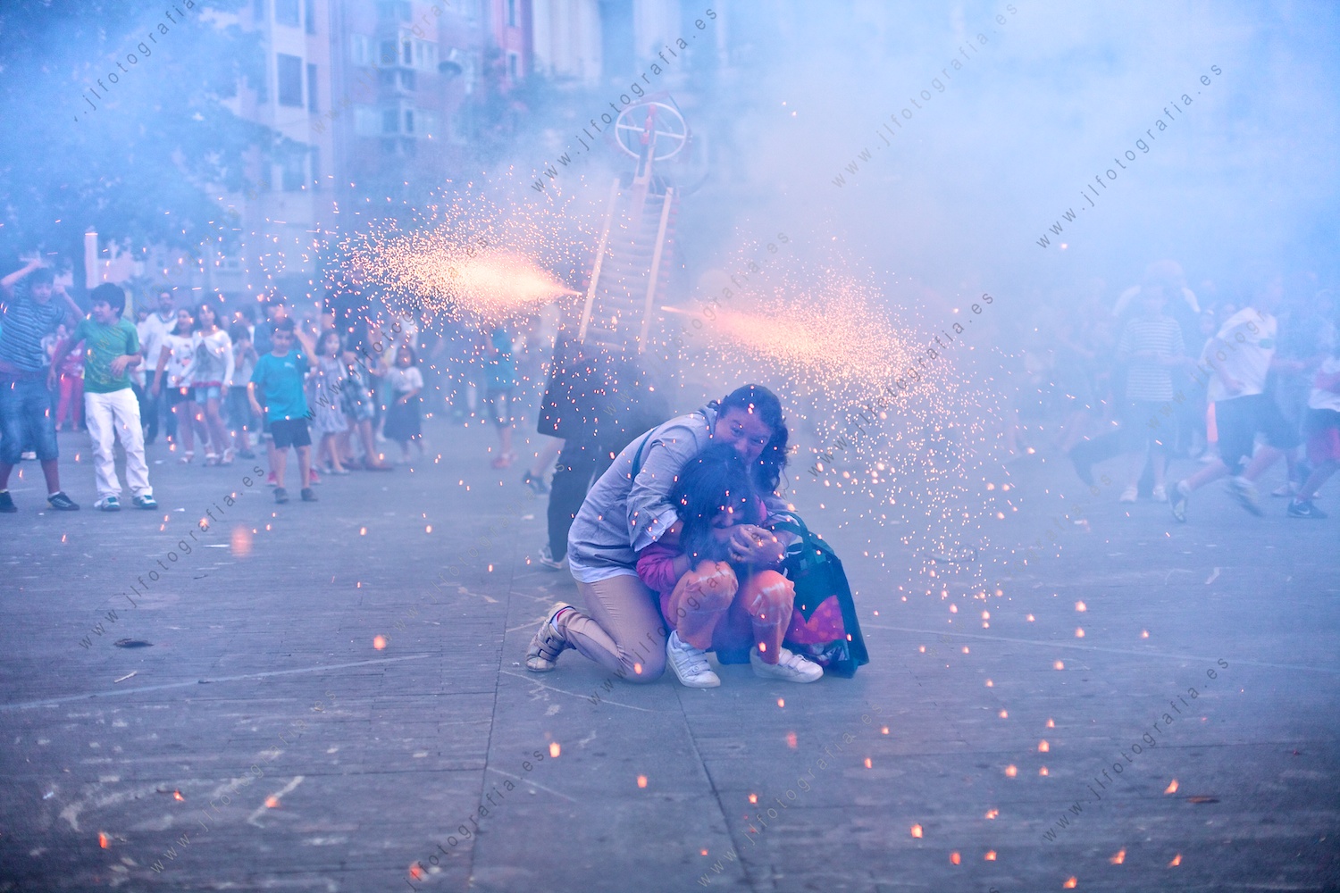 Toro de fuego pasando