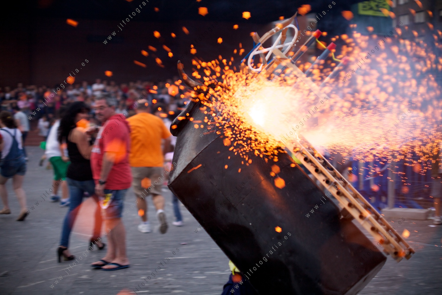 Toro de fuego al límite