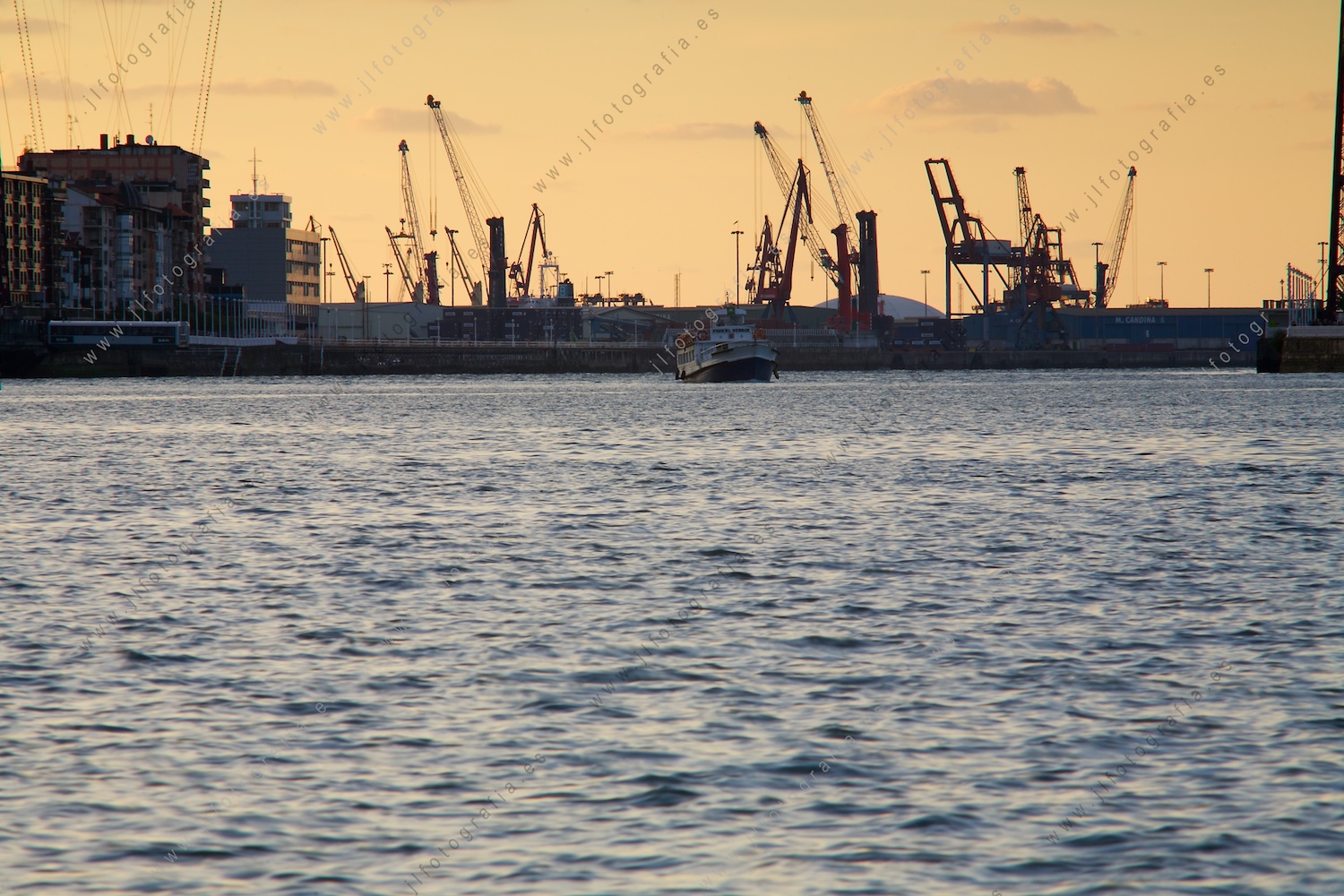 Gruas del puerto de Santurtzi