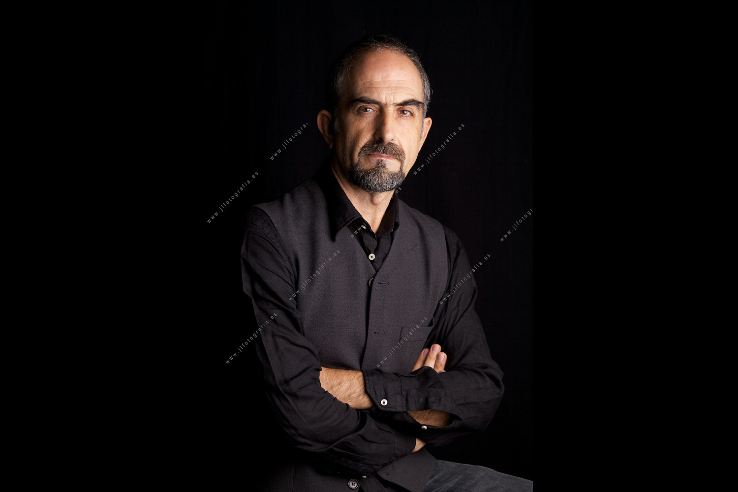 Posado de Agustín Albizu, fotógrafo de Barakaldo
