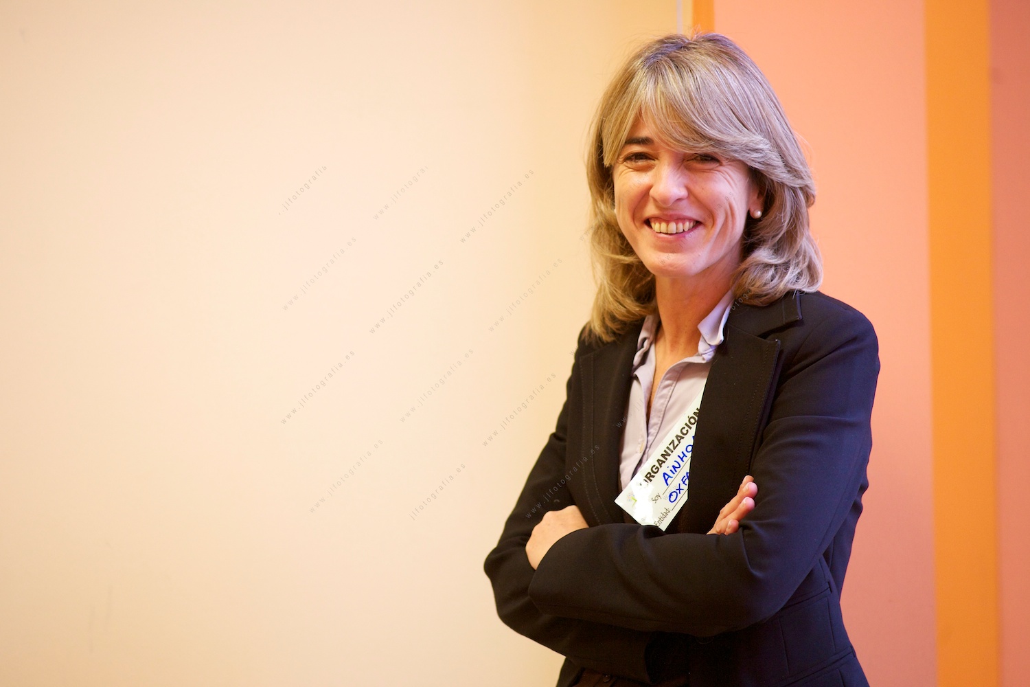 Retrato de una de las moderadoras de los debates