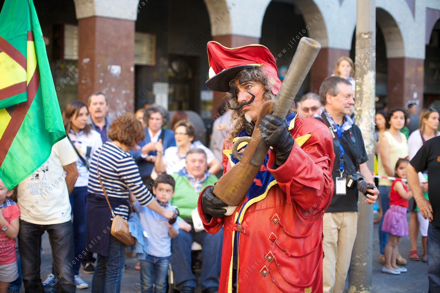 Uno de los personajes malignos de los autos locos en el inicio de las fiestas de Barakaldo