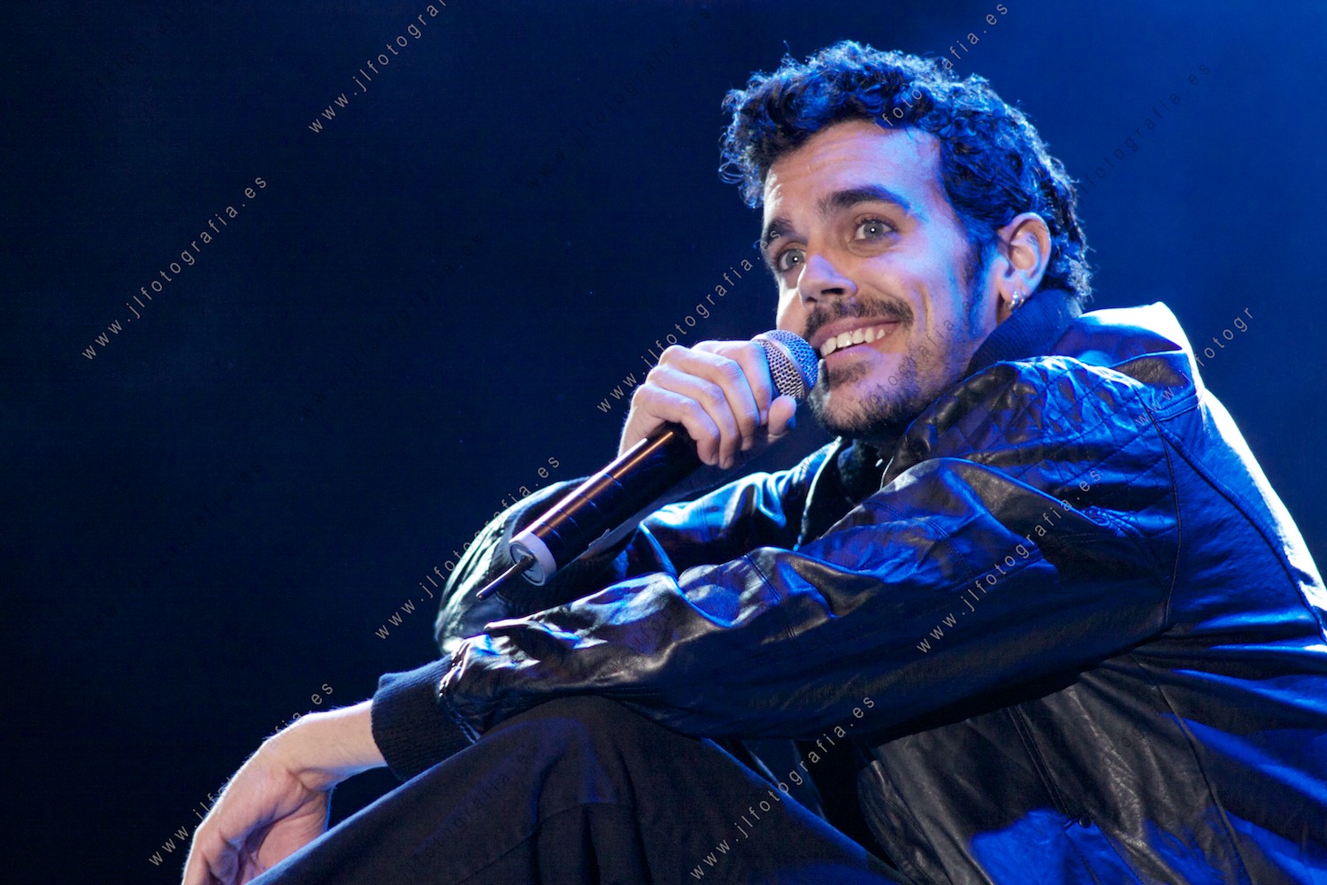 Retrato de Ángel Muñiz en su papel del musical LFDD, tributo a Mecano, en aste nagusia de Bilbao