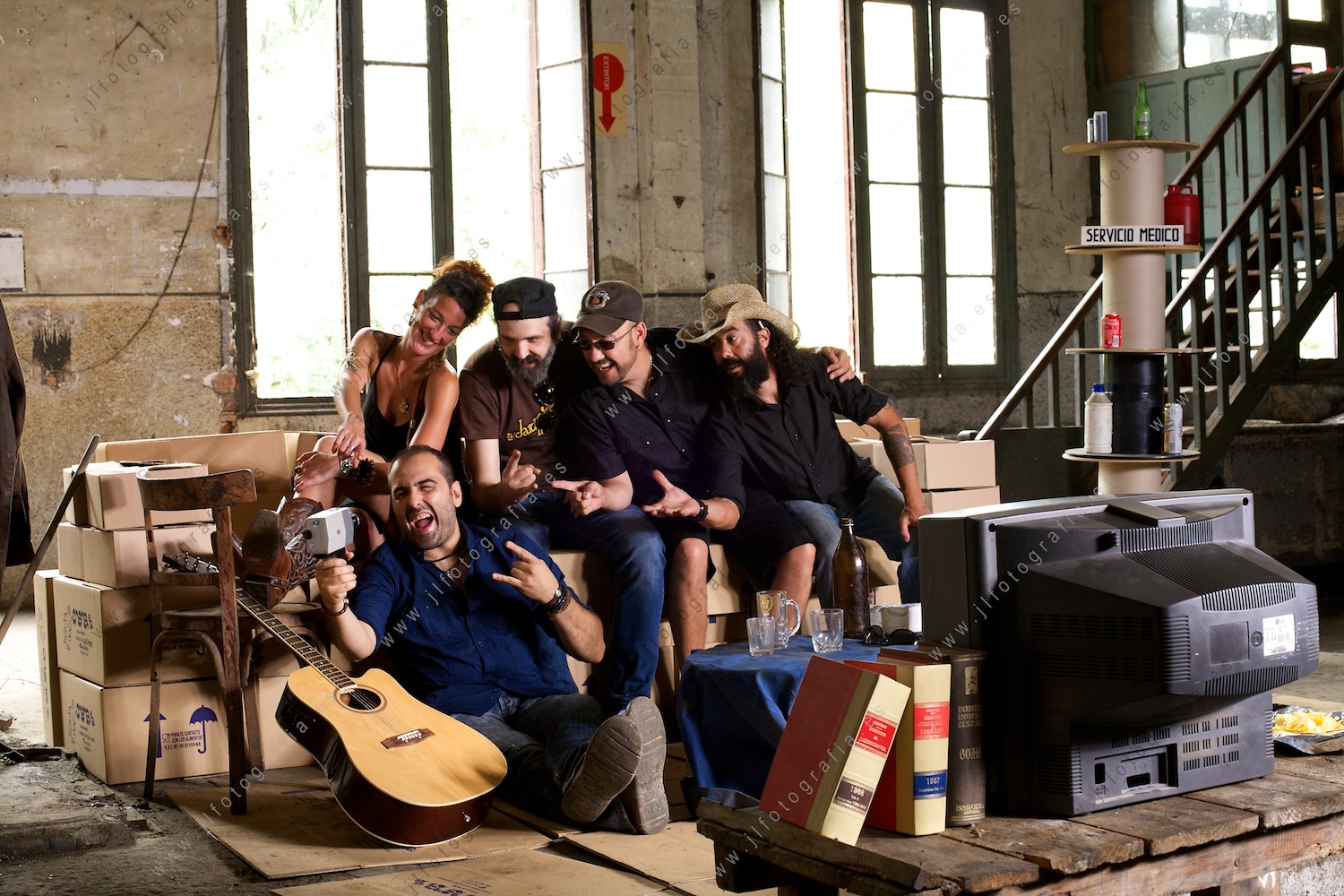 Grupo Jardín Infierno haciéndose un selfie en la preparación del nuevo disco