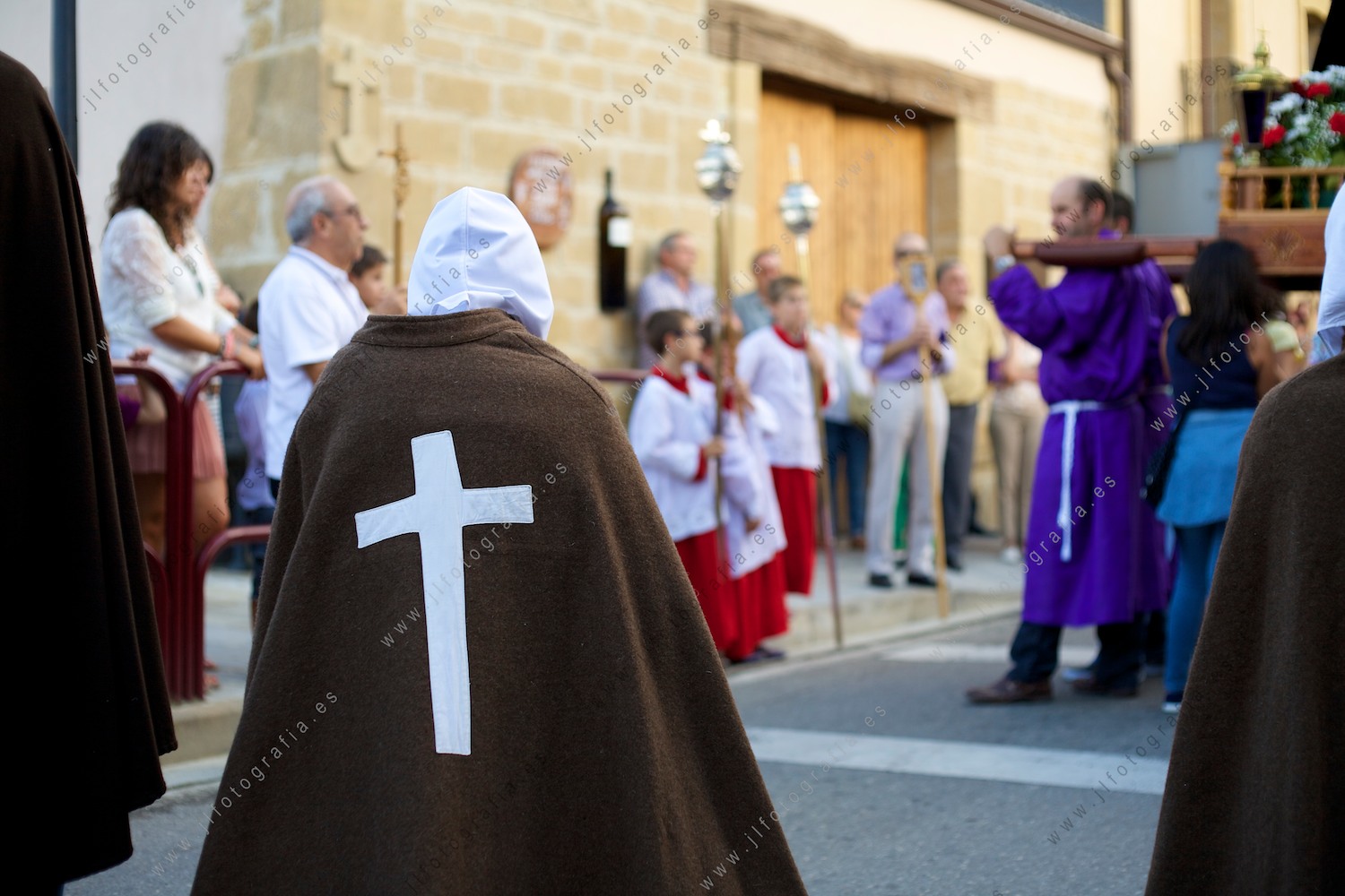 Uno de los penitentes que forma parte de la procesión religiosa Los Picaos de San Vicente de la Sonsierra