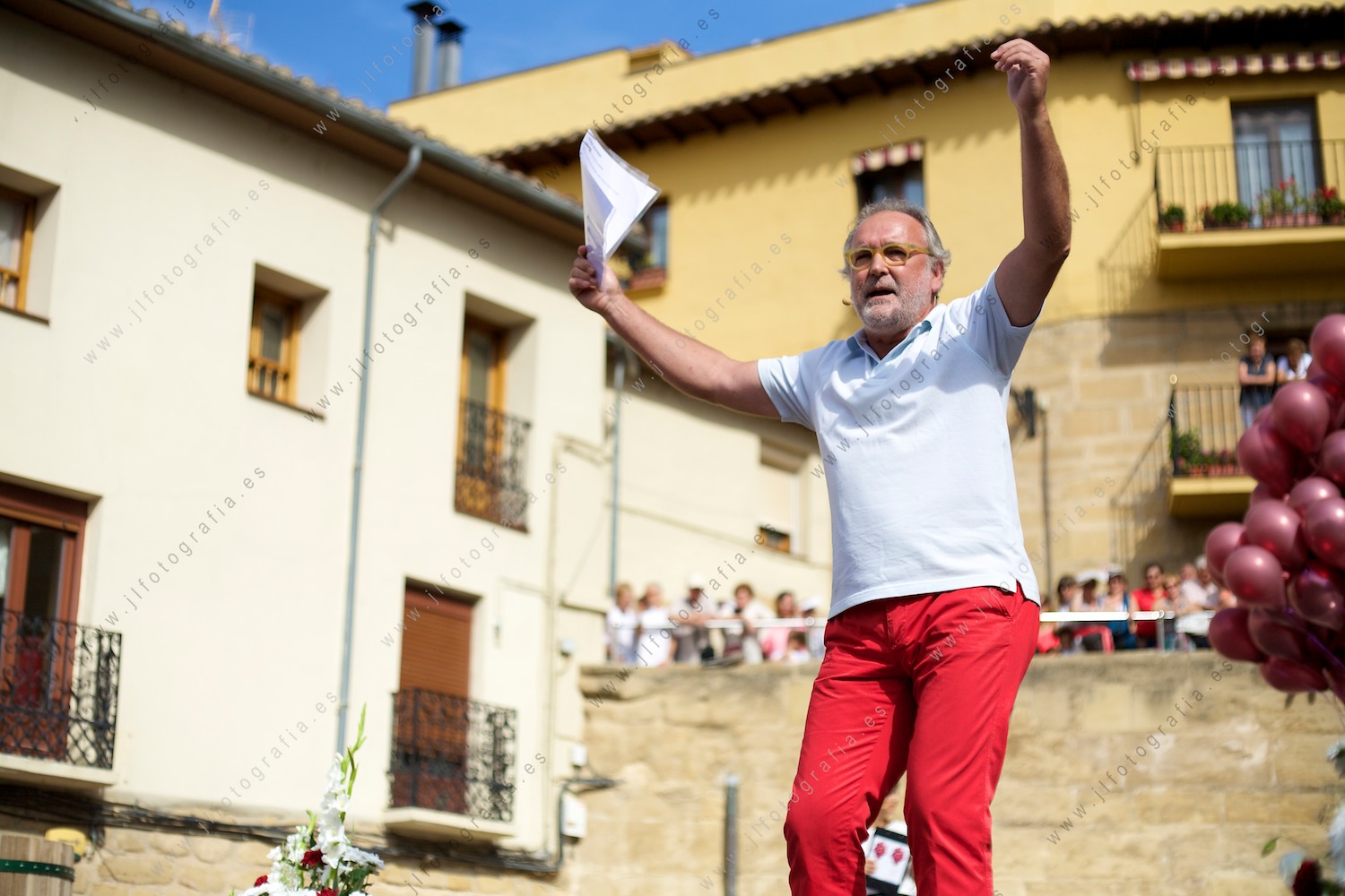 el presentador de la ceremonia de la fiesta de la vendimia en Labastida, rioja alavesa