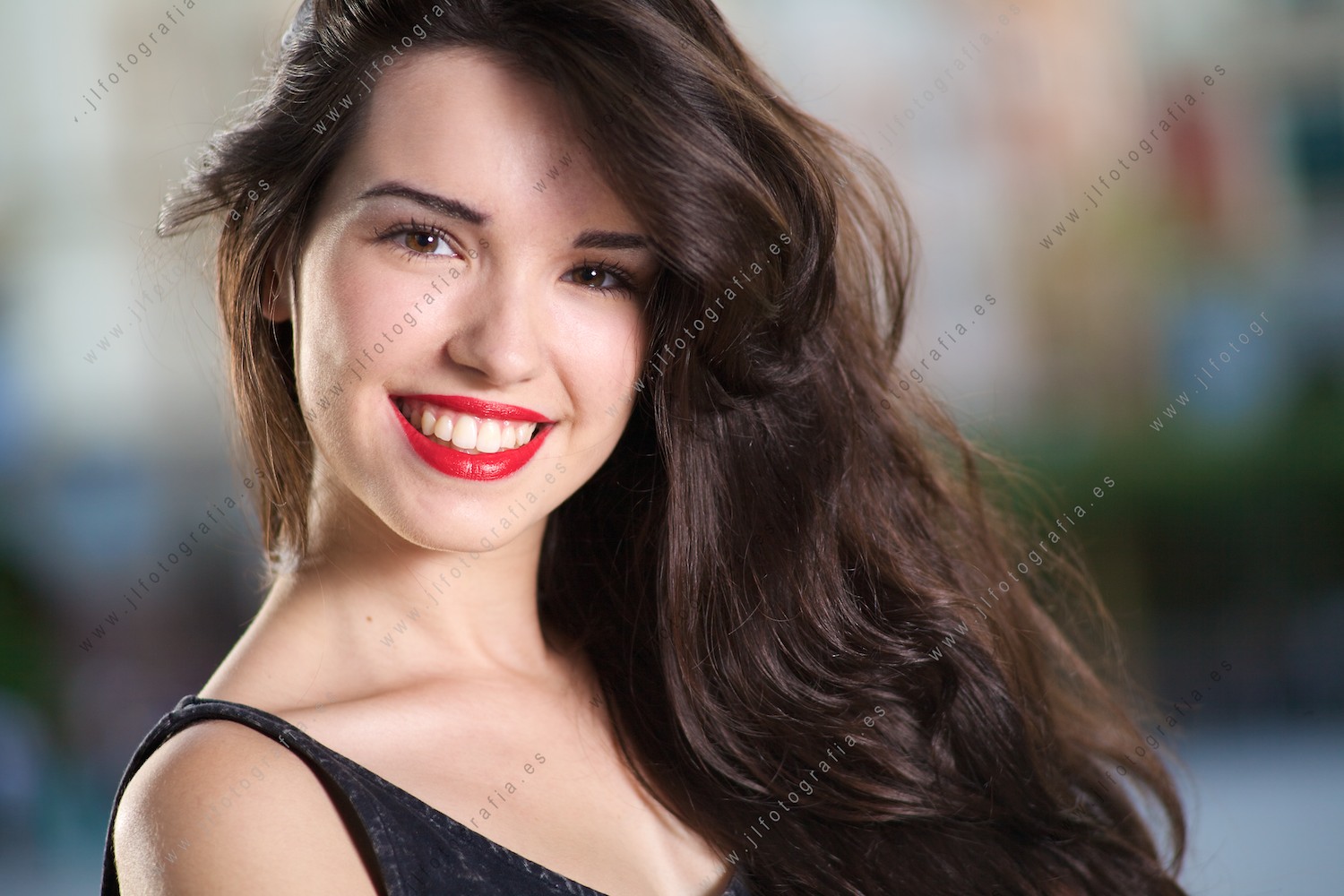 Sandra Pereda, retrato de primer plano en la Herriko Plaza de Barakaldo 