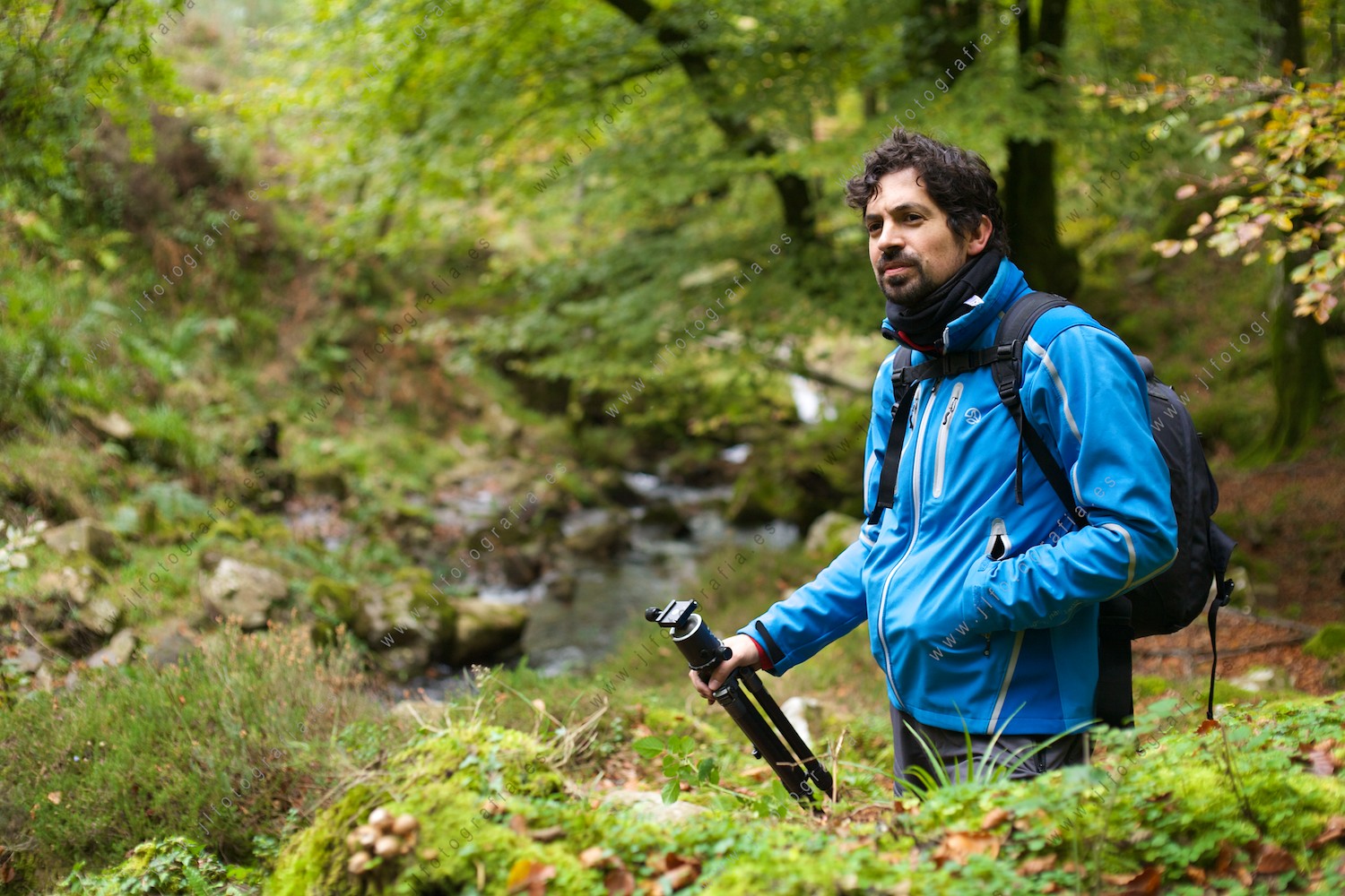 El fotógrafo de Barakaldo, Iñigo Escalante, retrato de plano medio en Itxina