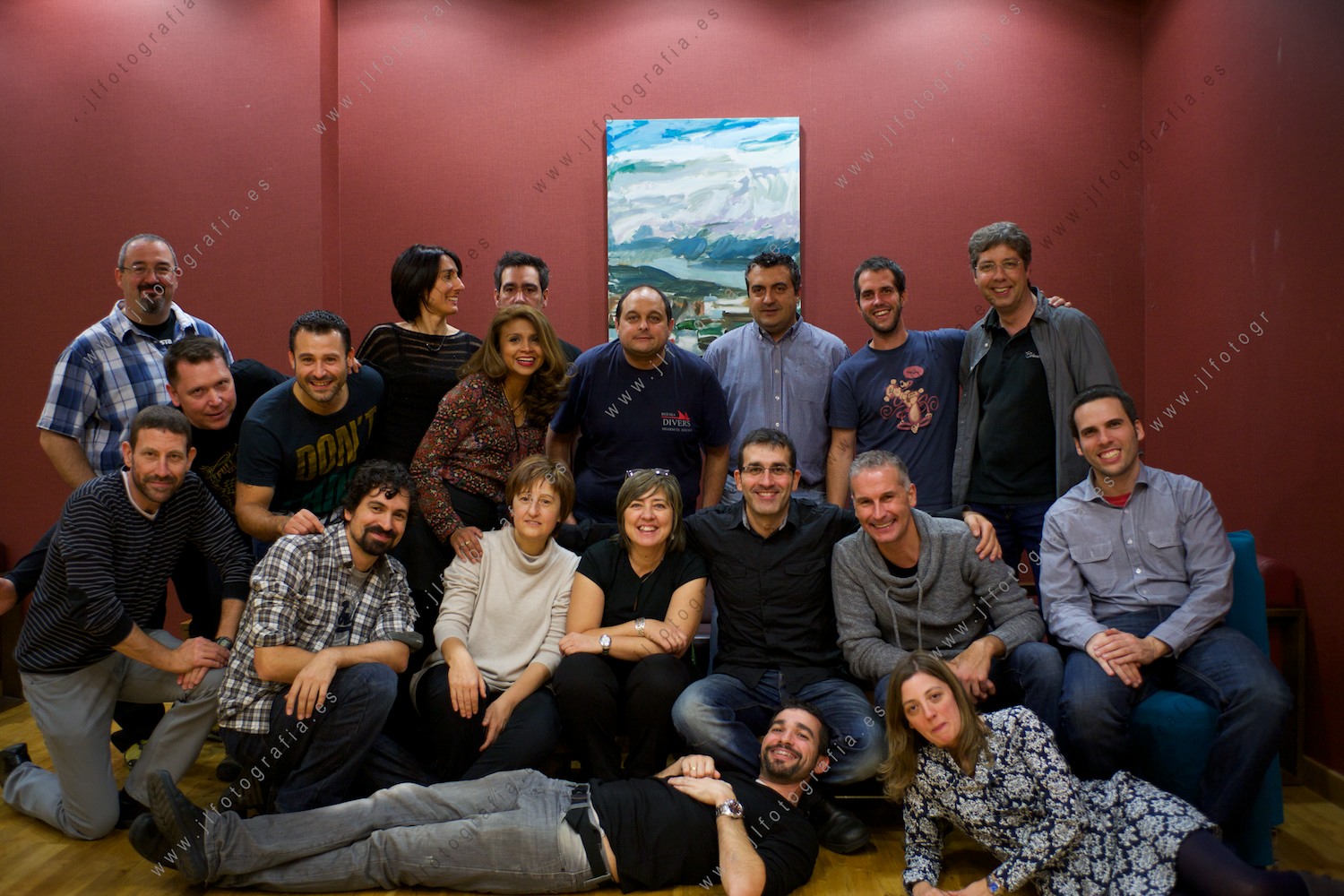 Foto de grupo para el recuerdo de socios de Denbora, asociación de fotografía de Barakaldo