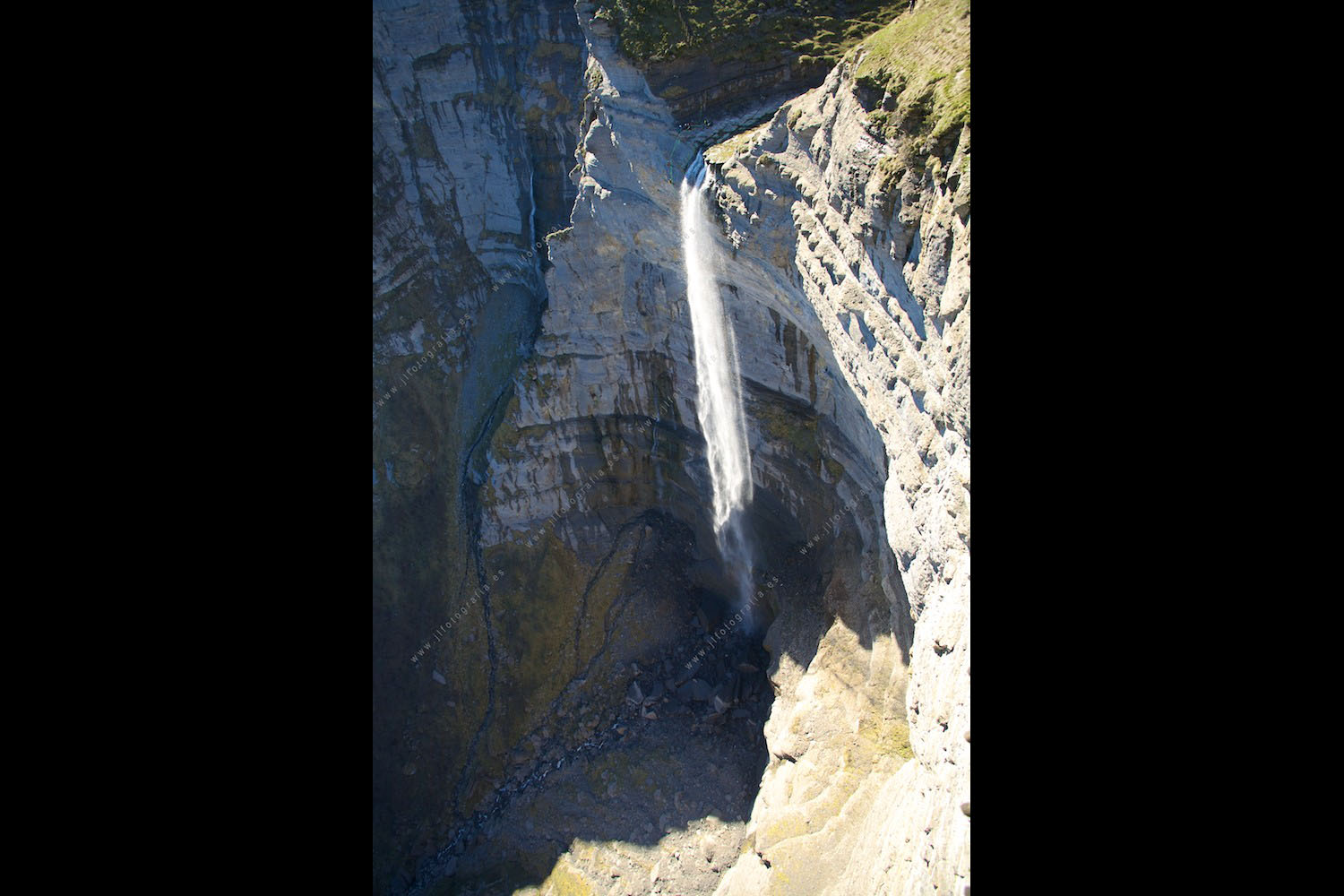 Salto del Nervión desde el mirador del desfiladero de Delika, una visión impresionante.