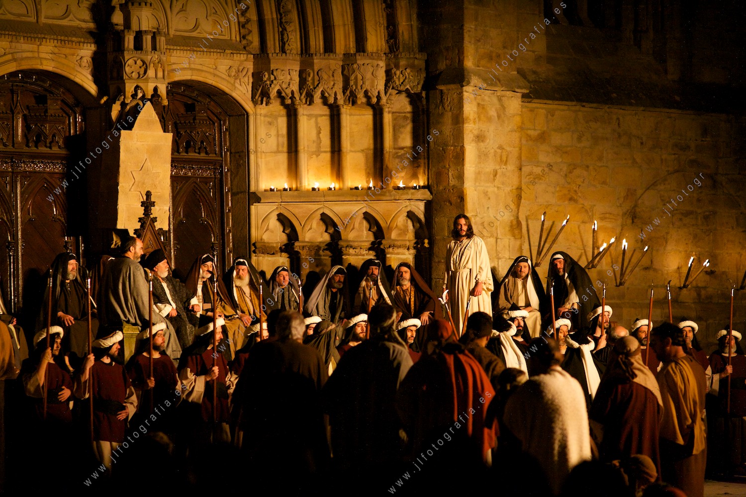 concilio congregado en la sala del tribunal para juzgar a cristo, viacrucis Balmaseda