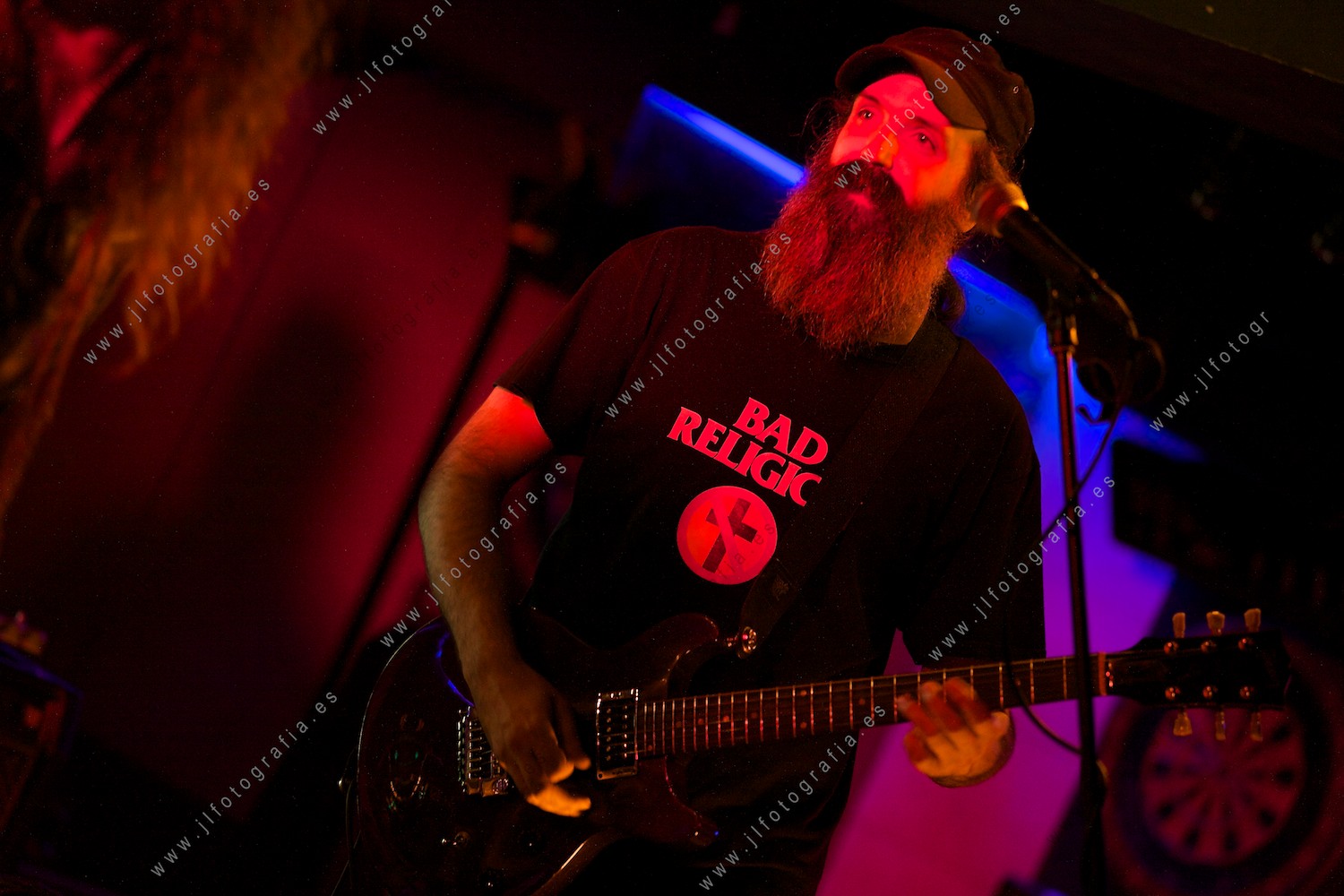 Juan José Ramírez, guitarrista  del grupo de rock Jardín Infierno