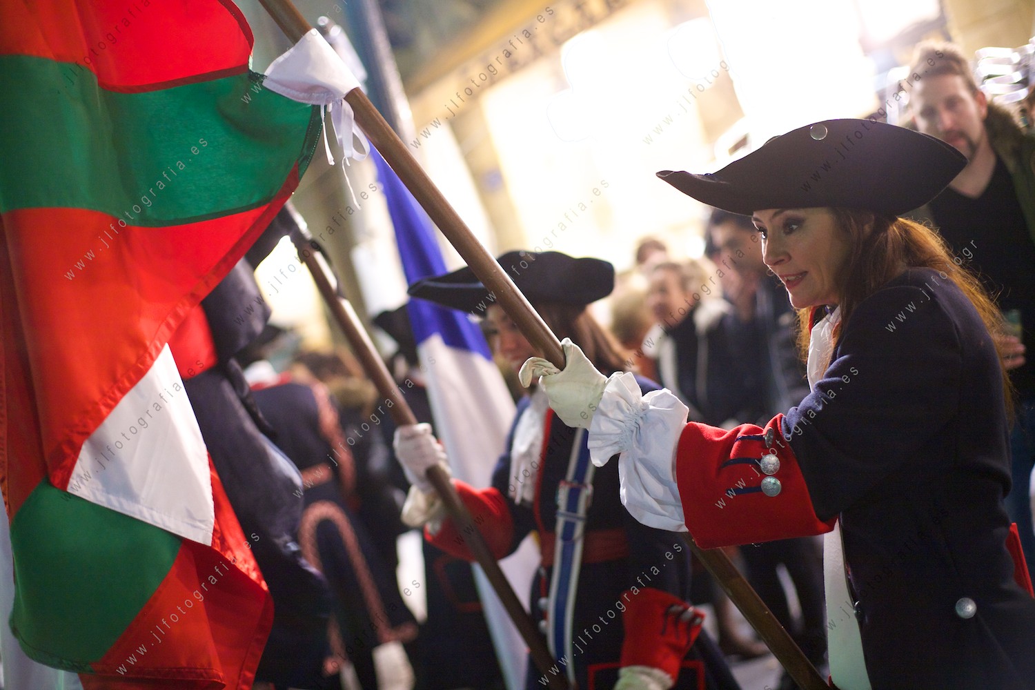 Abanderadas durante la fiesta de la tamborrada de San Sebastián.