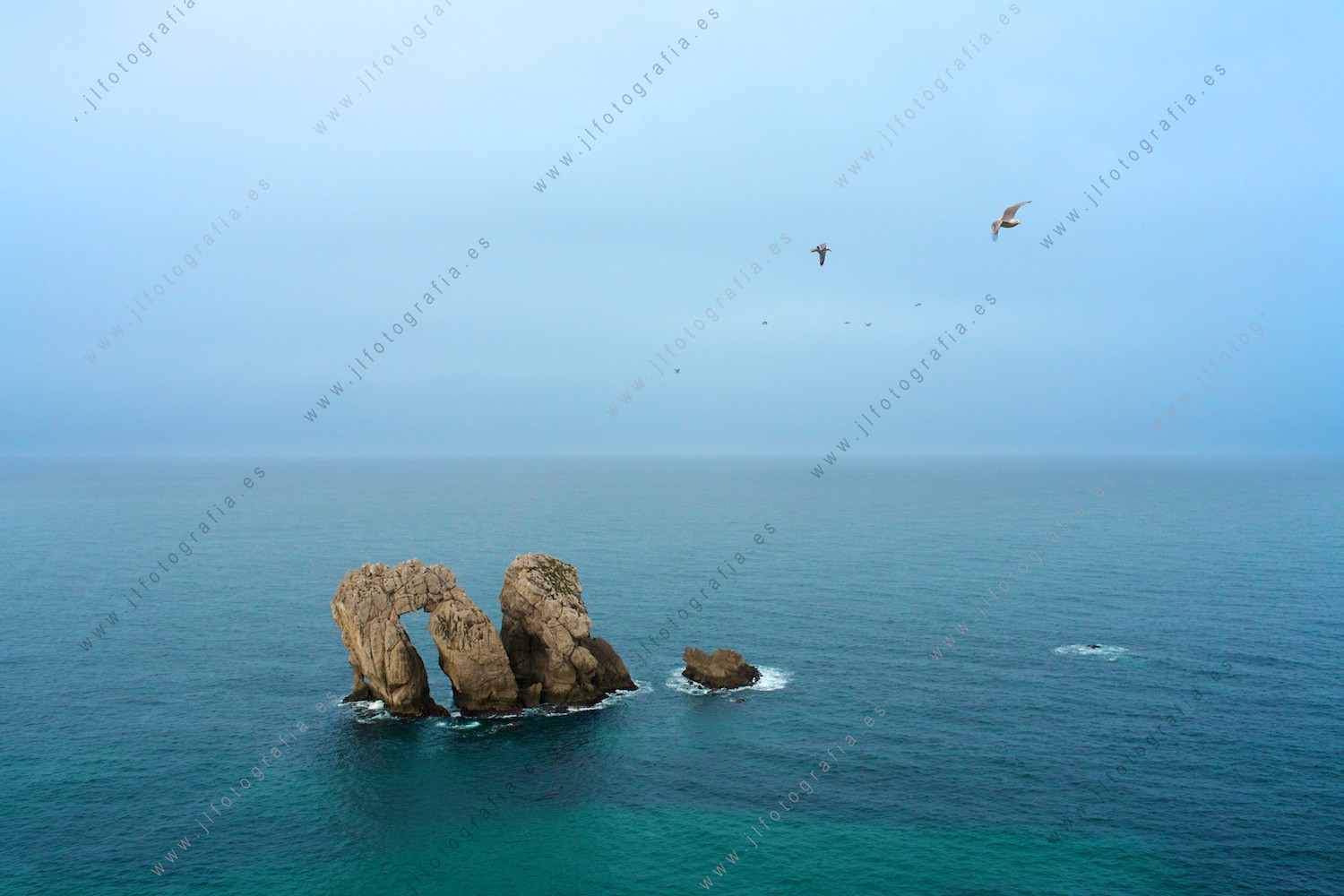Una formación rocosa en Costa Quebrada, conocida como Manzano.