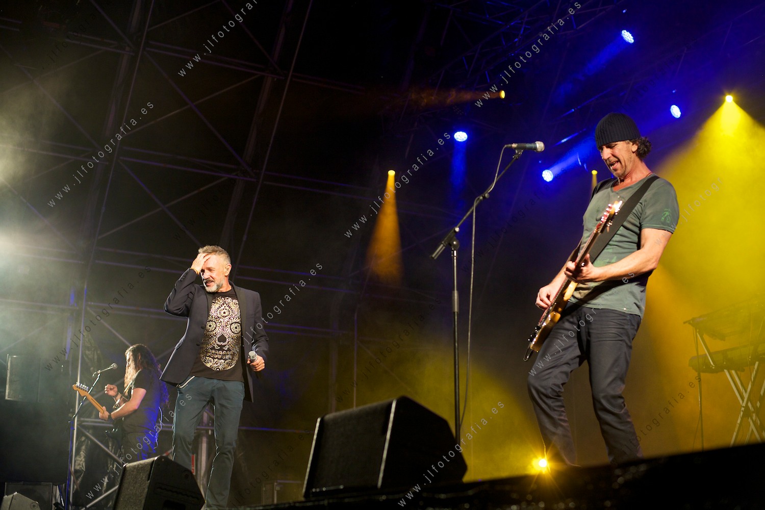 Plano contrapicado del concierto de La Unión en las fiestas de Los Cármenes de Barakaldo.