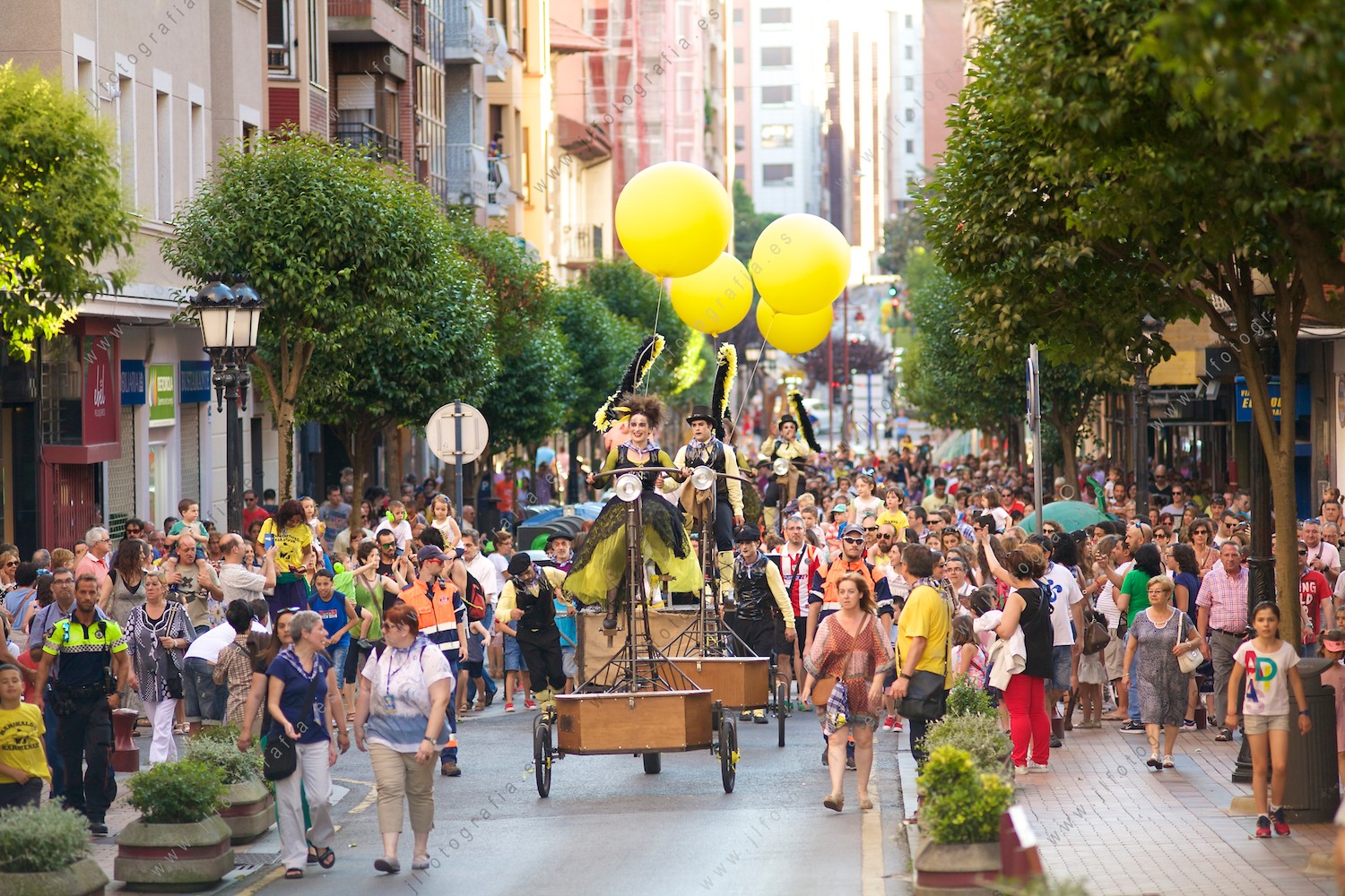 Desfile fin de fiestas de Los Cármenes de Barakaldo.