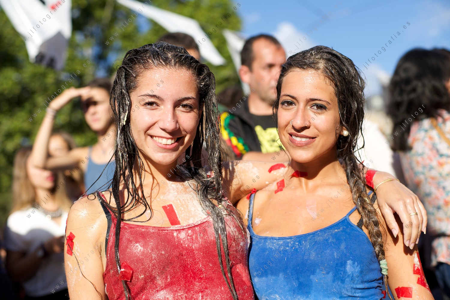 Alaitz y Janire, dos modelos amigas mías posan de forma poco habitual en nuestras sesiones. 
