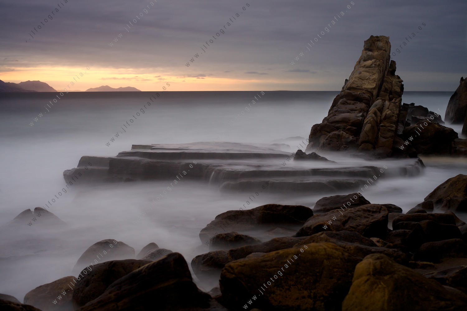 Paisaje marino en la playa de Azkorri, en Getxo, Bizkaia.