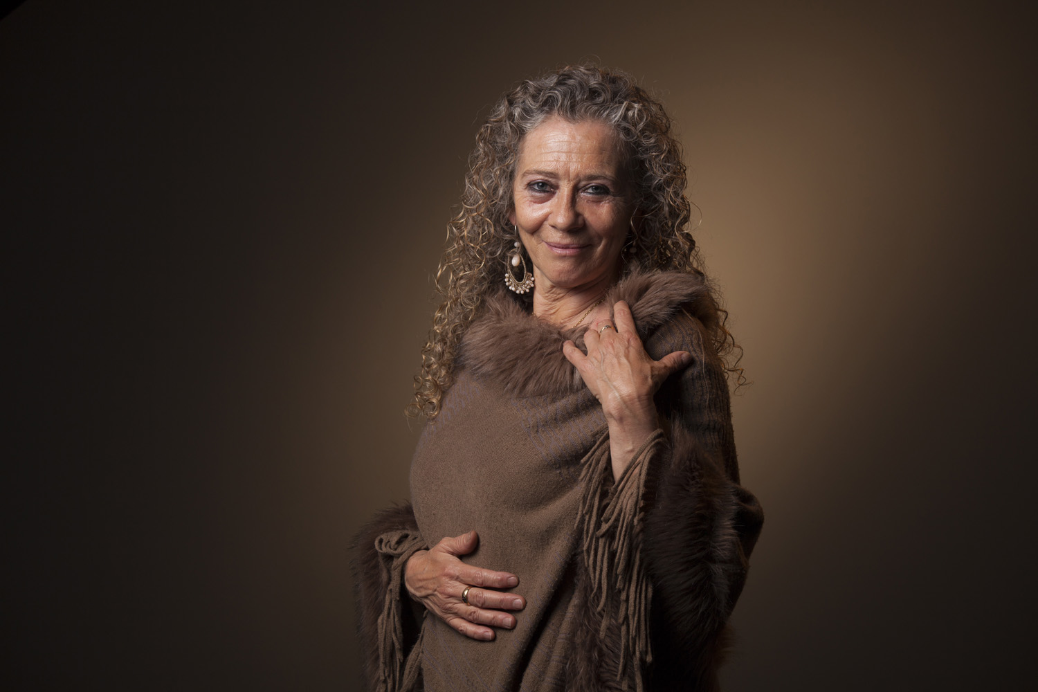 Fotografía de Retrato de estudio en Nerekopi a una mujer mayor preciosa.