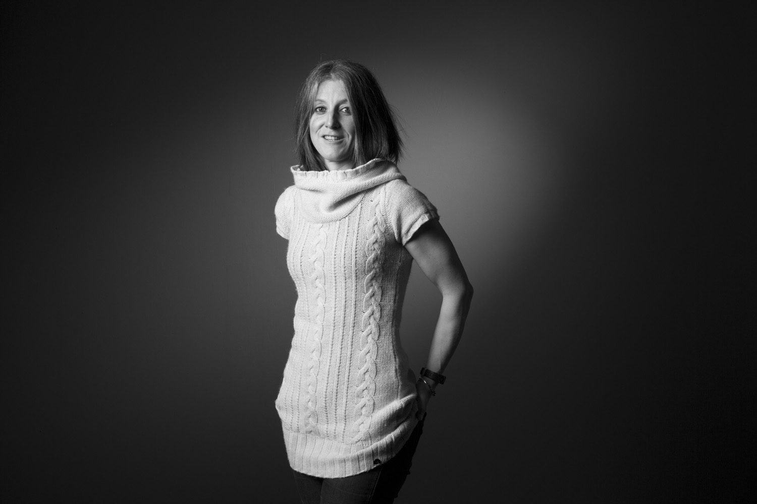 Fotografía de Retrato de estudio en Nerekopi en blanco y negro a una mujer atractiva.