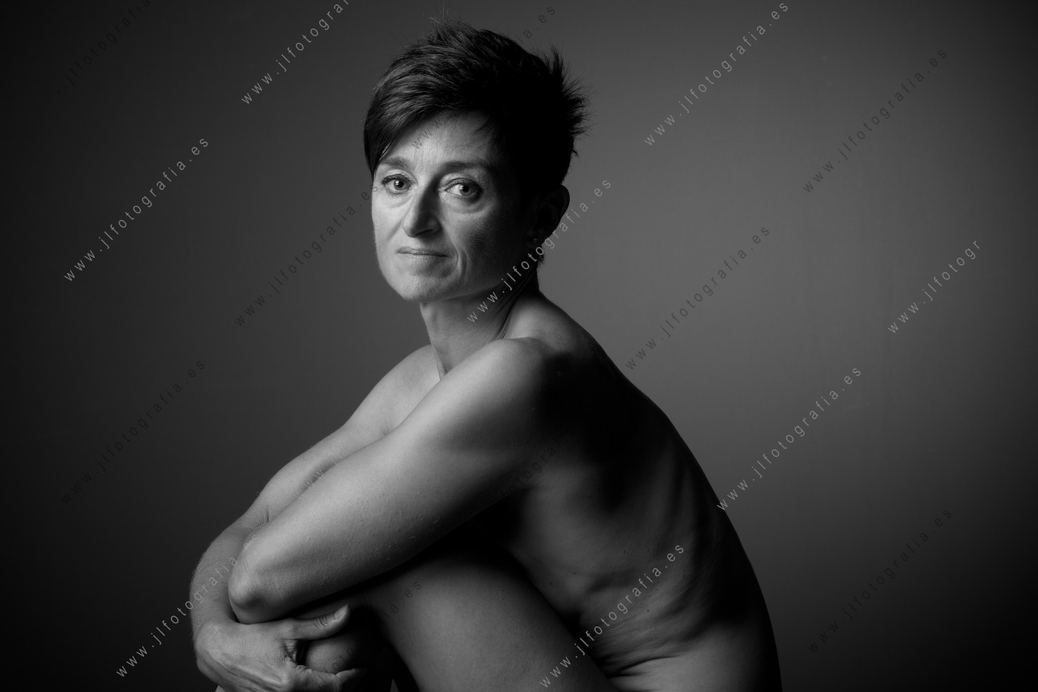Trabajo en el estudio fotográfico Nerekopi, en Kalebarria, 4 de Durango, con una sesión de retrato de desnudo con modelo para book y composite